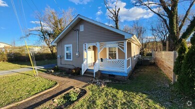 Building Photo - Renovated House for Rent