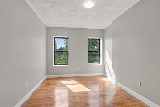 Building Photo - 183 Chestnut St