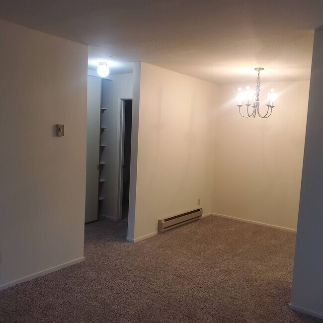 Building Photo - Location, Location! Easy Living in Walnut Creek near Heather Farms/John Muir