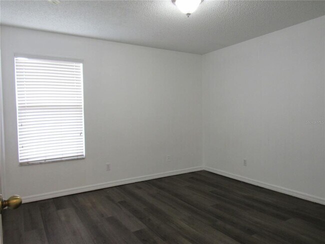 Building Photo - 202 Walnut Crest Run