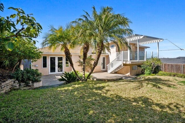 Building Photo - Spacious Two-Story 5 BD/3 BA Home in Desirable East Bluff Neighborhood