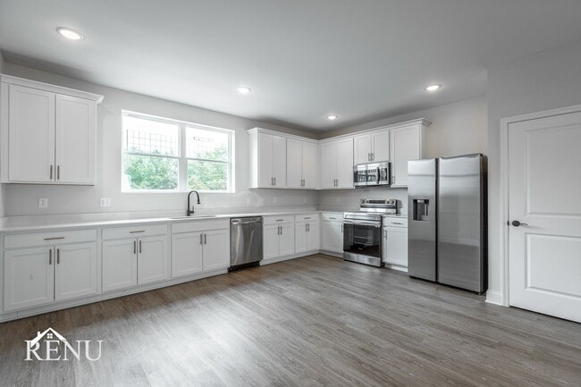 Building Photo - 5675 Sofias Cir