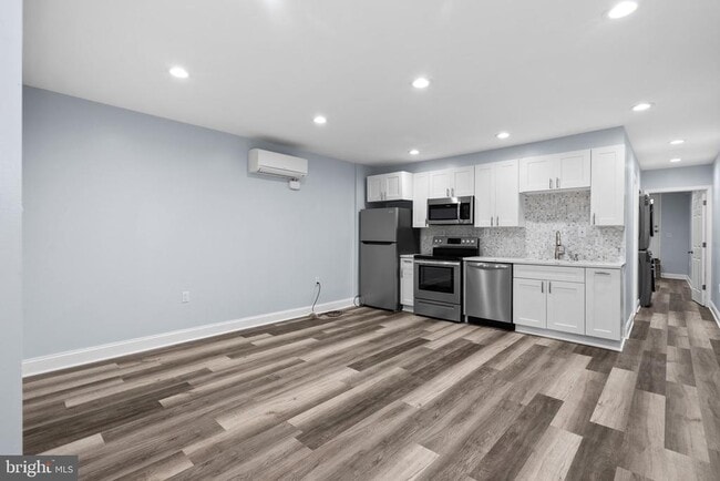 Building Photo - 1641 4th St NW