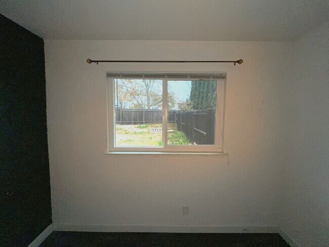 Building Photo - SAC T 4945