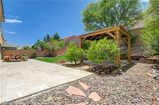 Building Photo - 2977 Queen Lake Ct