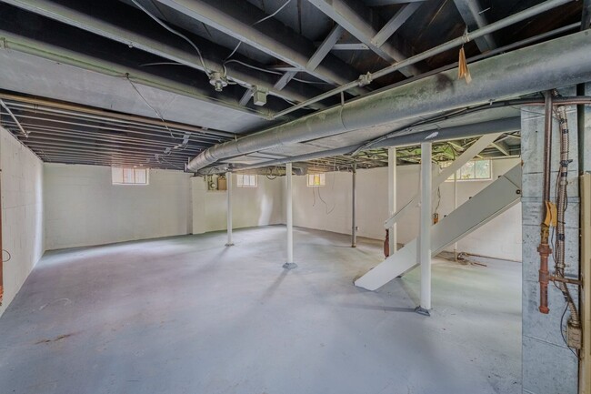 Building Photo - Charming 2-Bedroom Home in Dayton's Belmon...