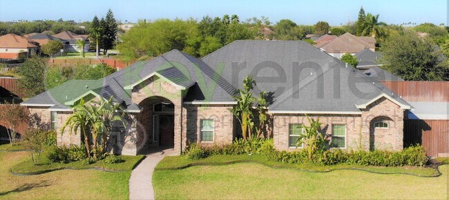 Building Photo - Beautiful 4 Bedroom- 3.5 Bathroom Home in Alamo, TX