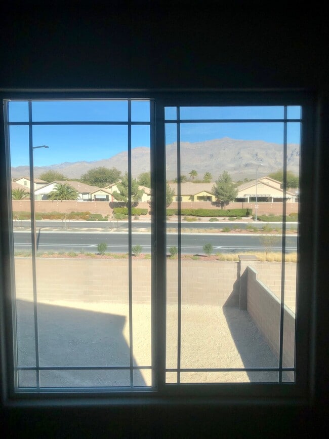 Building Photo - 3816 Antilia Ave