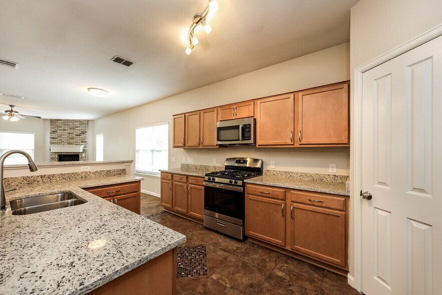 Building Photo - 4823 James Gaines