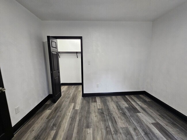 Building Photo - Newly updated 3 Bedroom 1 Bathroom house located in the Hill District!