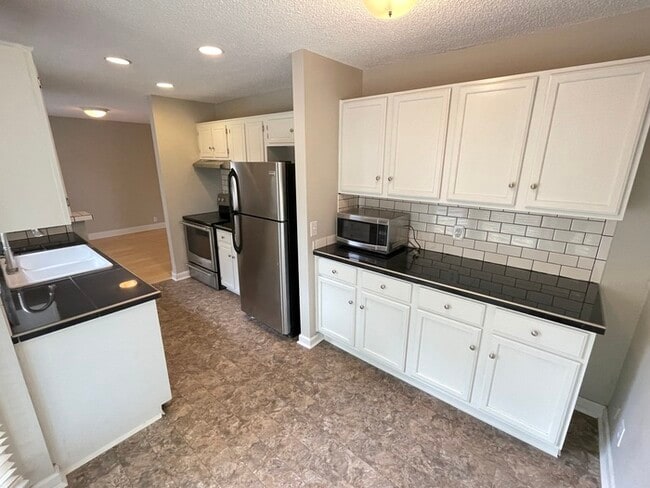 Building Photo - South Nashville off Nolensville Rd close t...