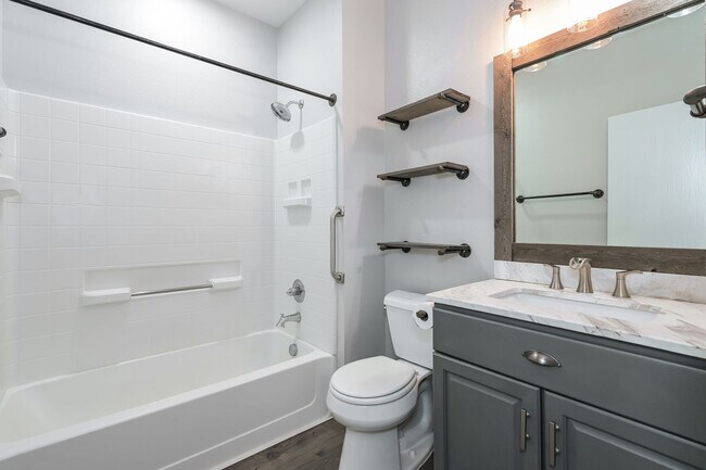 Building Photo - Bright & Airy 3 Bed/2 Bath with Attached Garage