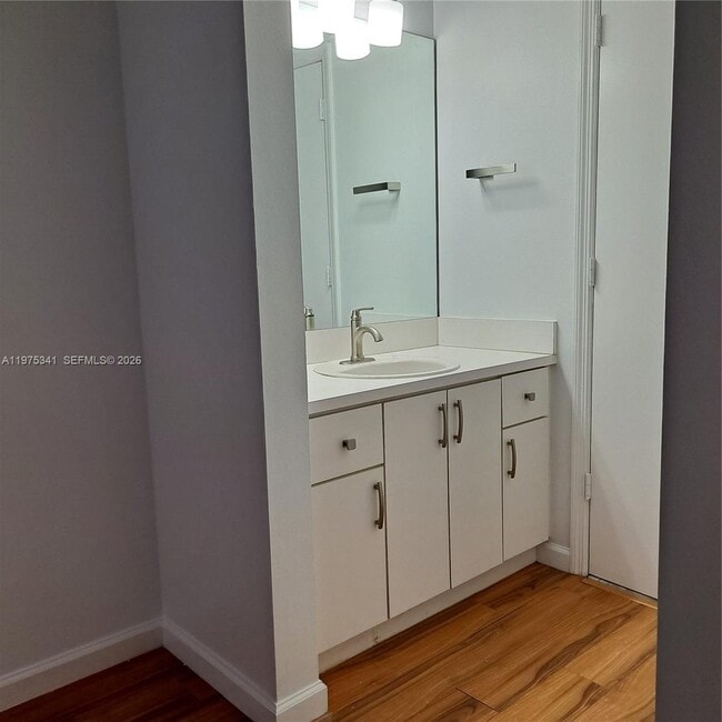 Building Photo - 642 SW 106th Ave