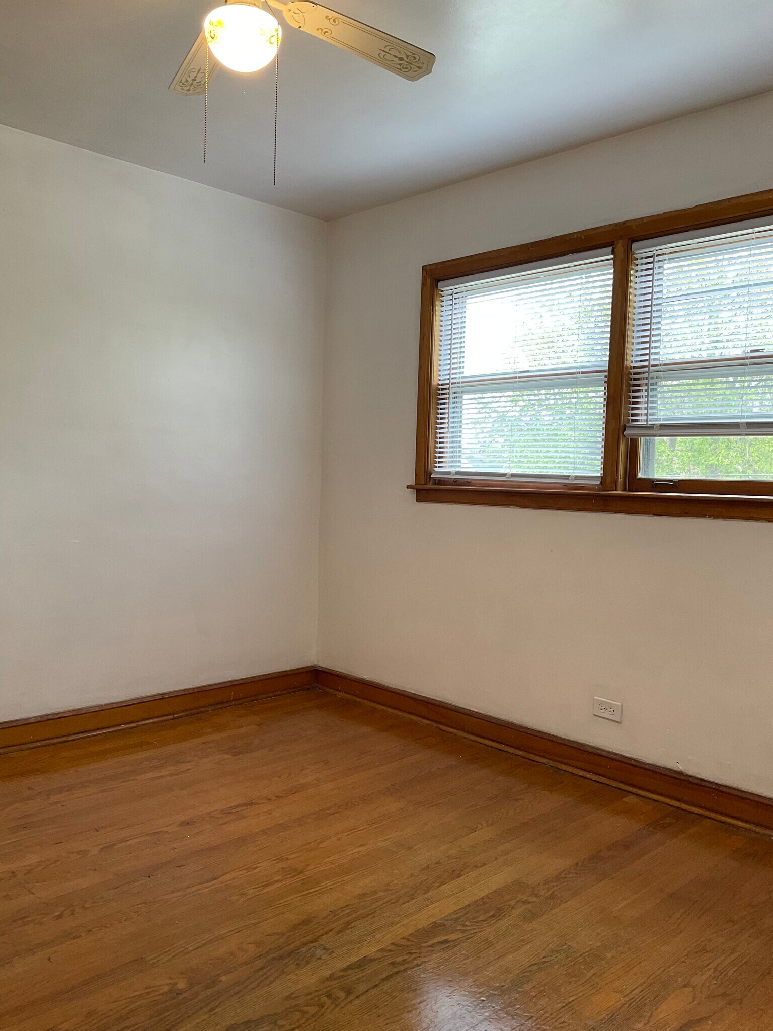 Building Photo - 7159 S Sacramento Ave