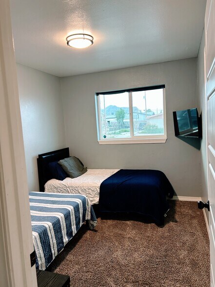 Bedroom 2 - 3804 Titanic Ave