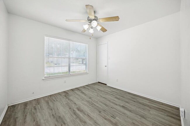 Building Photo - 228 Almquist St