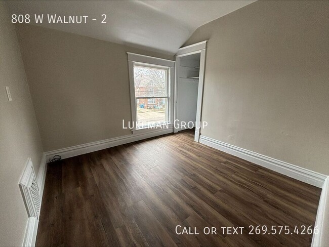 Building Photo - 808 W Walnut St