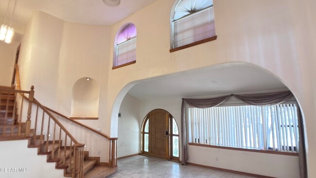 Building Photo - 4719 Frankfort Ave