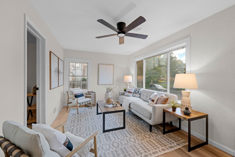 Building Photo - 135 E Loretta Ave