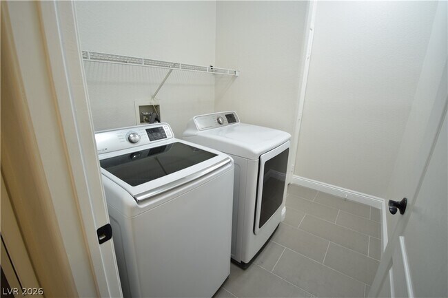 Building Photo - 7713 Himalayas Ave