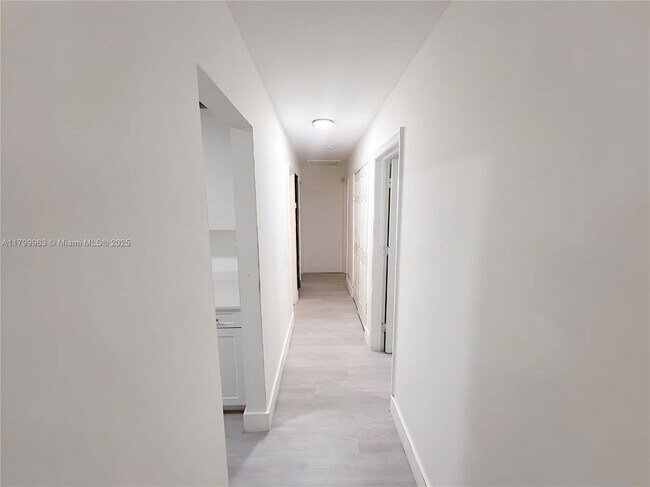Building Photo - 3361 NW 5th Pl