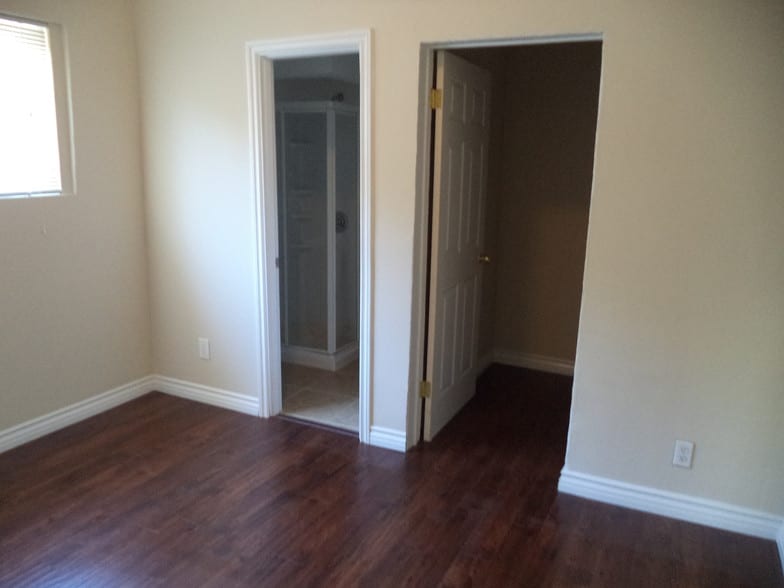 Building Photo - 3334 Drew St