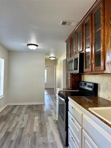 Building Photo - 310 E Beech St