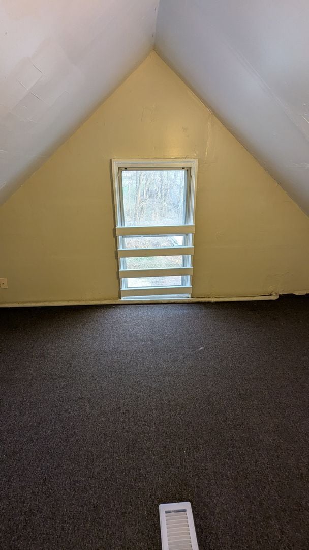 Building Photo - Newly renovated Akron apartment offering spacious rooms and a finished attic for flexible living ...