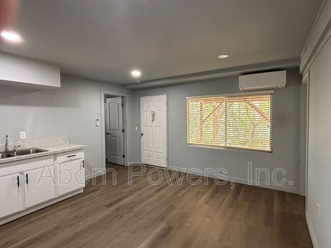 Building Photo - 3173 Ridge Ct