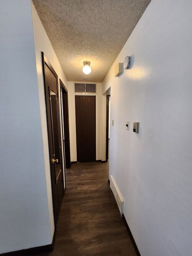 Building Photo - 2103 Chautard Dr