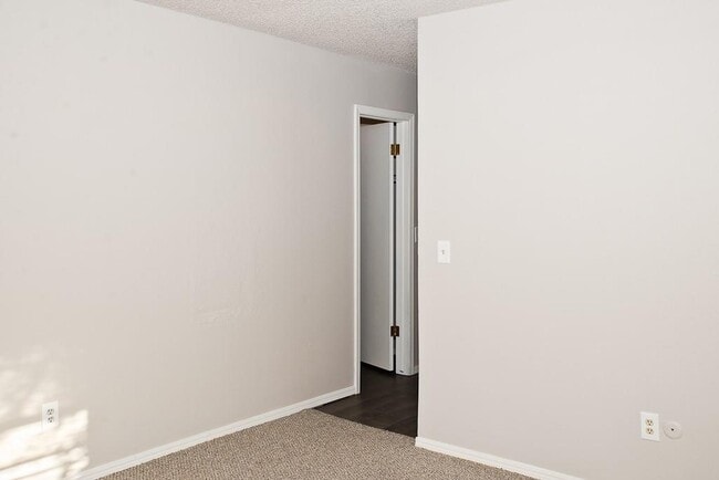 Building Photo - 3208 SE 56th St