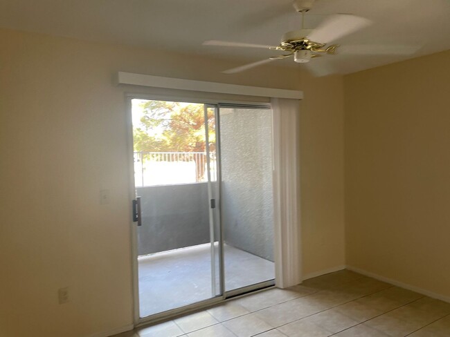 Building Photo - 1 bathroom condo located in the desirable ...