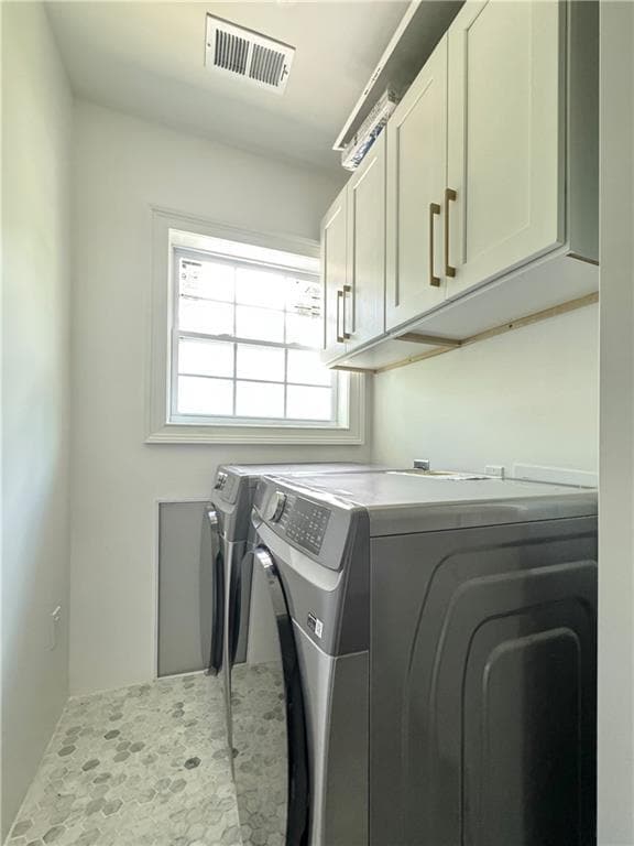 Building Photo - 52 Delmont Dr NE