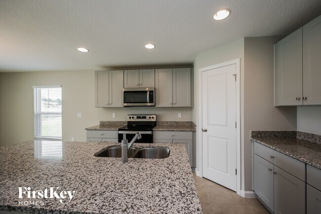 Building Photo - 710 Yeager Ct