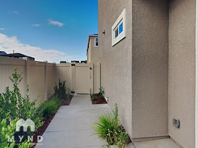 Building Photo - 2172 Brave Hawk Loop
