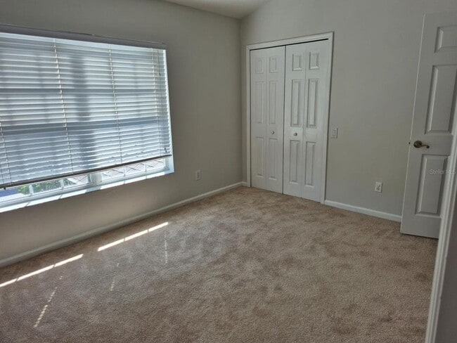 Building Photo - 2338 Silver Palm Dr
