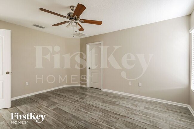 Building Photo - 3843 Falcon Crest Dr