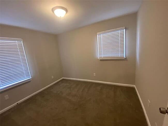 Building Photo - 2490 Brentwood Rd