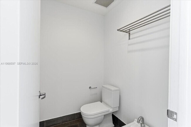 Building Photo - 1100 Biscayne Blvd