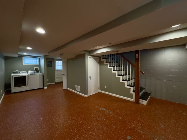 Building Photo - Beautiful Two-Bedroom Parkville Townhome w...