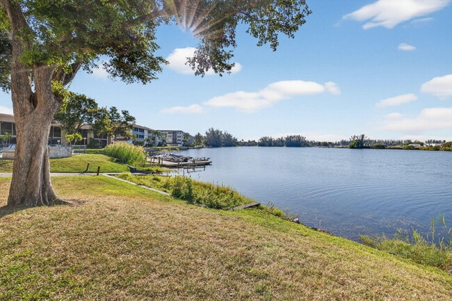 Building Photo - 4491 Crystal Lake Dr