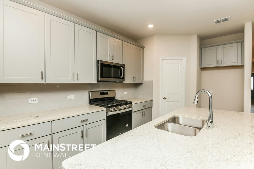 Building Photo - 6169 Pathfinder Trail