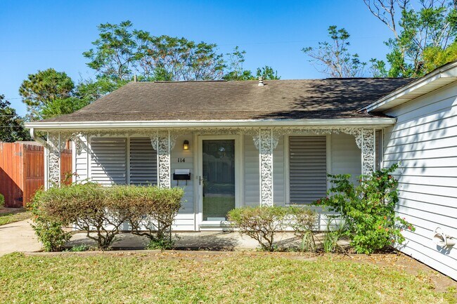 Building Photo - 114 Tarpon Ave