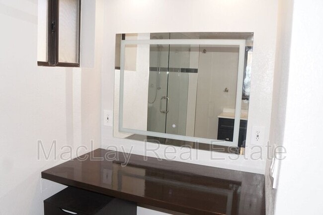 Building Photo - 5756 W Del Rio St