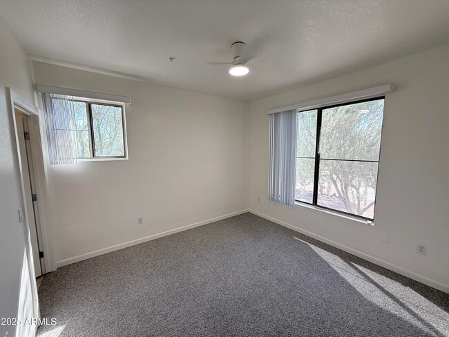 Building Photo - 11680 E Sahuaro Dr