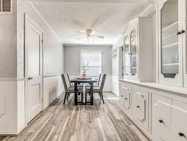 Building Photo - Super Sweet Home - All Appliances Included! 5 Minutes from Lake Hefner