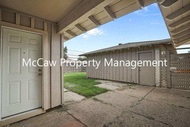 Building Photo - 1736 Brown Trail