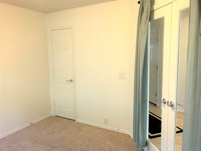 Building Photo - 4611 Pin Oak Creek Ln