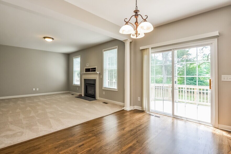 Building Photo - 1320 Trailing Rose Ct