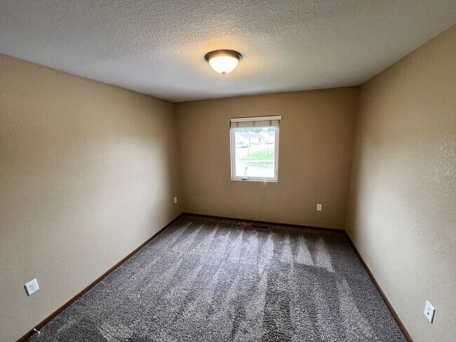 Primary Photo - Welcome Home – Beautiful 4 Bed / 2.5 Bath ...